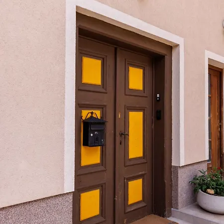 Hisa Na Dovjem Villa