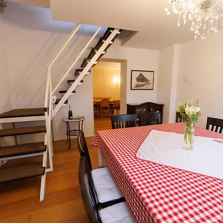 Hisa Na Dovjem Mojstrana