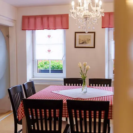 Hisa Na Dovjem * Mojstrana