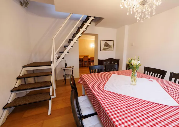 Hisa Na Dovjem Mojstrana